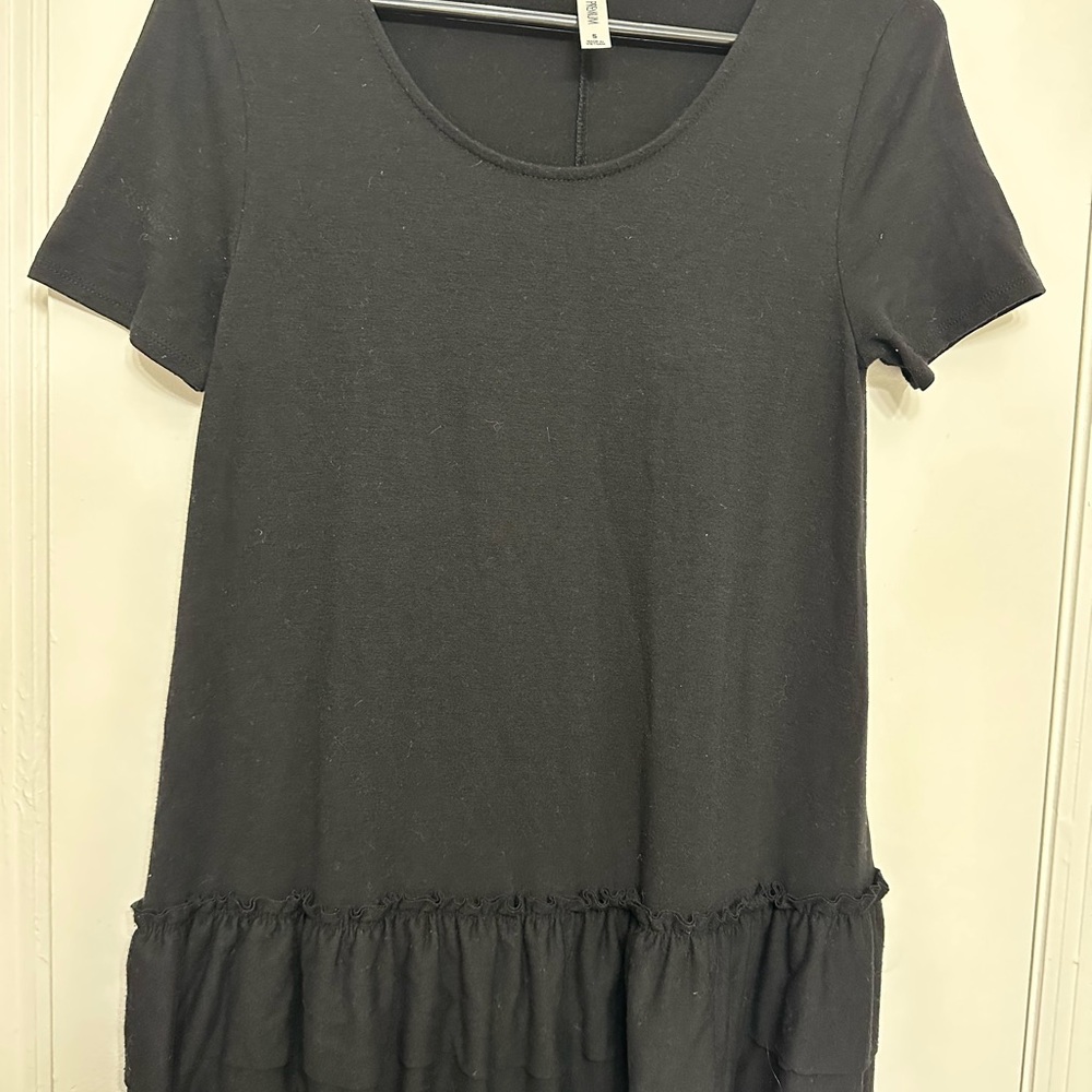 Zenana Outfitters Gray Ruffled Short Sleeve T-Shirt